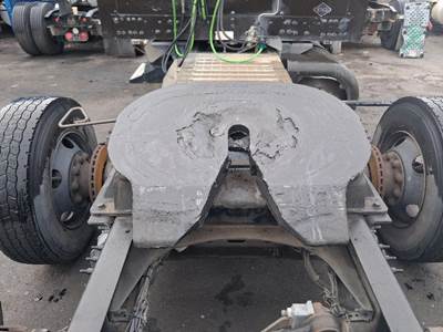 Mack CXU633T Fifth Wheel