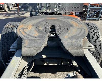 Mack ID PENDING Fifth Wheel for a Mack CXU633T