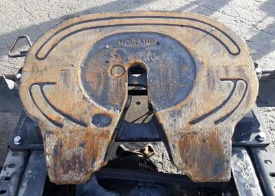 Mack Pinnacle CXU612 Fifth Wheel for a Mack CXU612