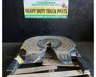 Mack Pinnacle CXU612 Fifth Wheel for a Mack CXU612
