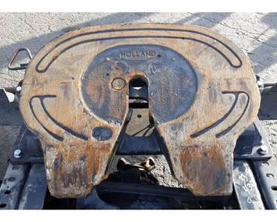 Mack Pinnacle CXU612 Fifth Wheel for a Mack CXU612