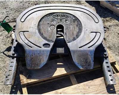 Mack Pinnacle CXU612 Fifth Wheel for a Mack CXU612