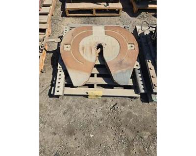 Mack Pinnacle CXU612 Fifth Wheel for a Mack CXU612