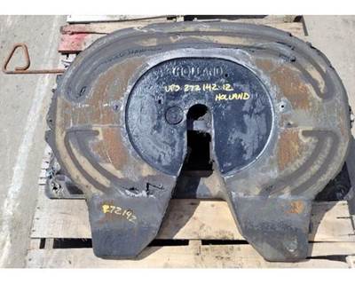 Mack Pinnacle CXU612 Fifth Wheel for a Mack CXU612