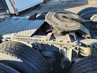 Mack Pinnacle CXU613 Fifth Wheel for a Mack CXU613