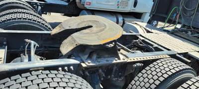 Mack Pinnacle CXU613 Fifth Wheel for a Mack CXU613