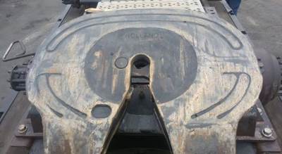 Mack Pinnacle CXU613 Fifth Wheel for a Mack CXU613