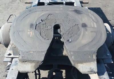 Mack Pinnacle CXU613 Fifth Wheel for a Mack CXU613