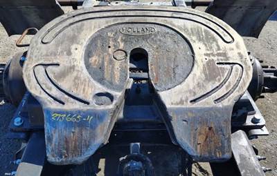 Mack Pinnacle CXU613 Fifth Wheel for a Mack CXU613