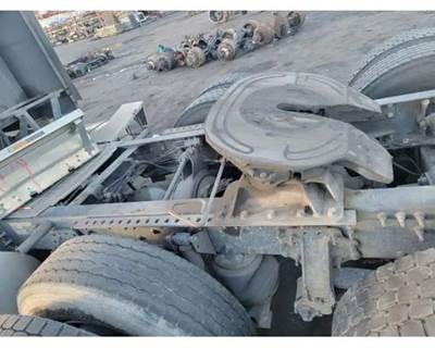 Mack Pinnacle CXU613 Fifth Wheel for a Mack CXU613