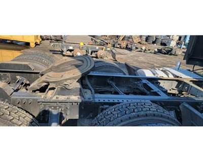 Mack Pinnacle CXU613 Fifth Wheel for a Mack CXU613