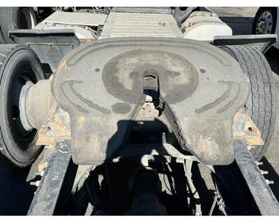 Mack Pinnacle CXU613 Fifth Wheel for a Mack CXU613