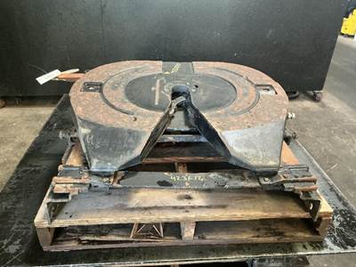 Peterbilt 386 Fifth Wheel