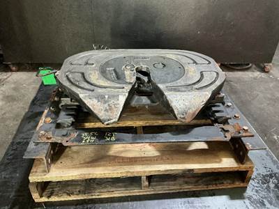 Peterbilt 579 Fifth Wheel