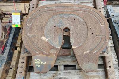 Holland Stationary Fifth Wheel, 34" Frame Width, 49 3/8" Rail Length, 8" Deck