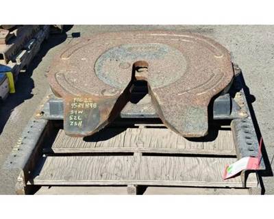 Holland FW8 Stationary Fifth Wheel, 34" Frame Width, 52" Base, 7.5" Deck Height,