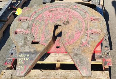 Volvo VN Fifth Wheel