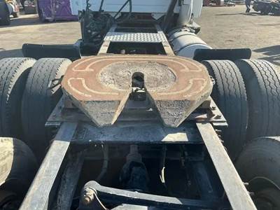 Volvo VNL Fifth Wheel