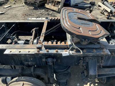 Volvo VNL Fifth Wheel