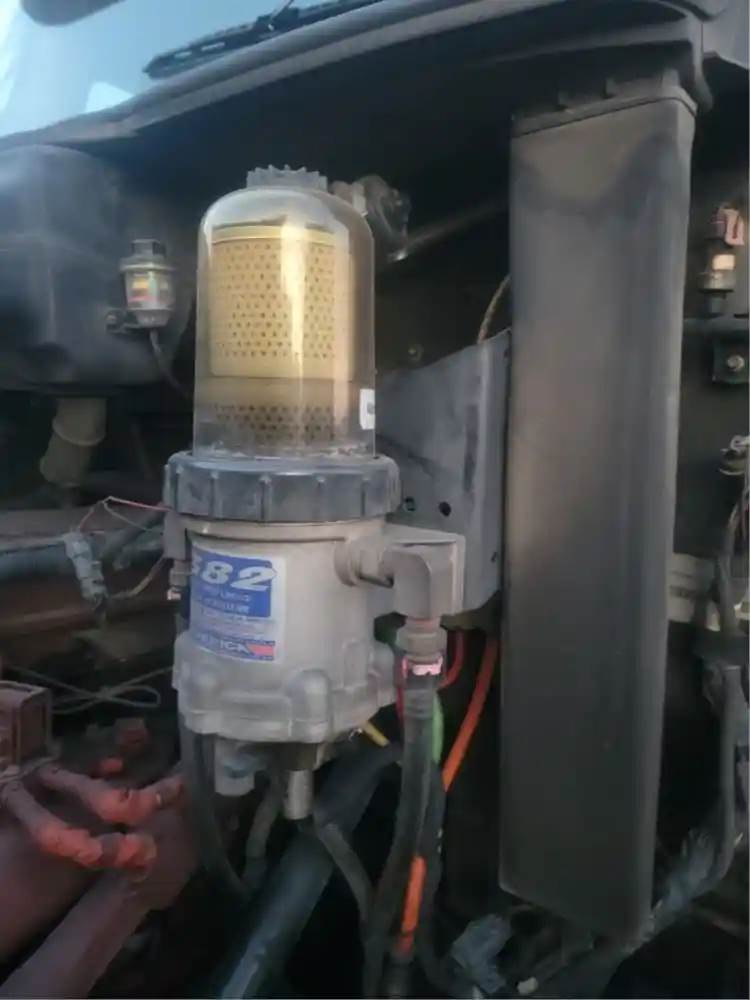 Cummins ISX Fuel / Water Separator for a 2009 International 9200I For