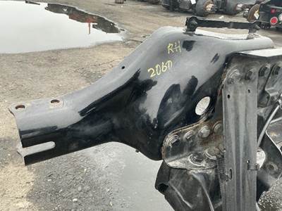 Freightliner Cascadia 126 Frame Horn