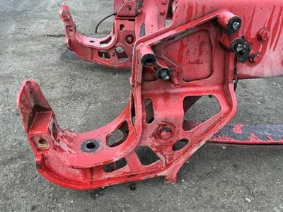 International TranStar 8600 Frame Horn