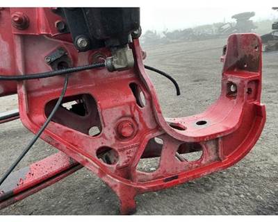 International TranStar 8600 Frame Horn