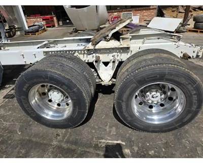 Hendrickson HTB LT400 Tandem Axle Cutoff for a International ProStar