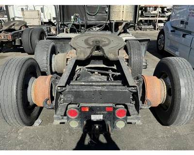 Mack Corporate Air Tandem Axle Cutoff for a Mack CXU613