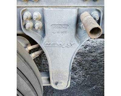 NEWAY ADZ-123 Single Axle Cutoff for a Kenworth T680