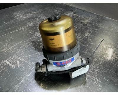 Davco Fuel Pro 482 Fuel / Water Separator for a Freightliner Cascadia 125