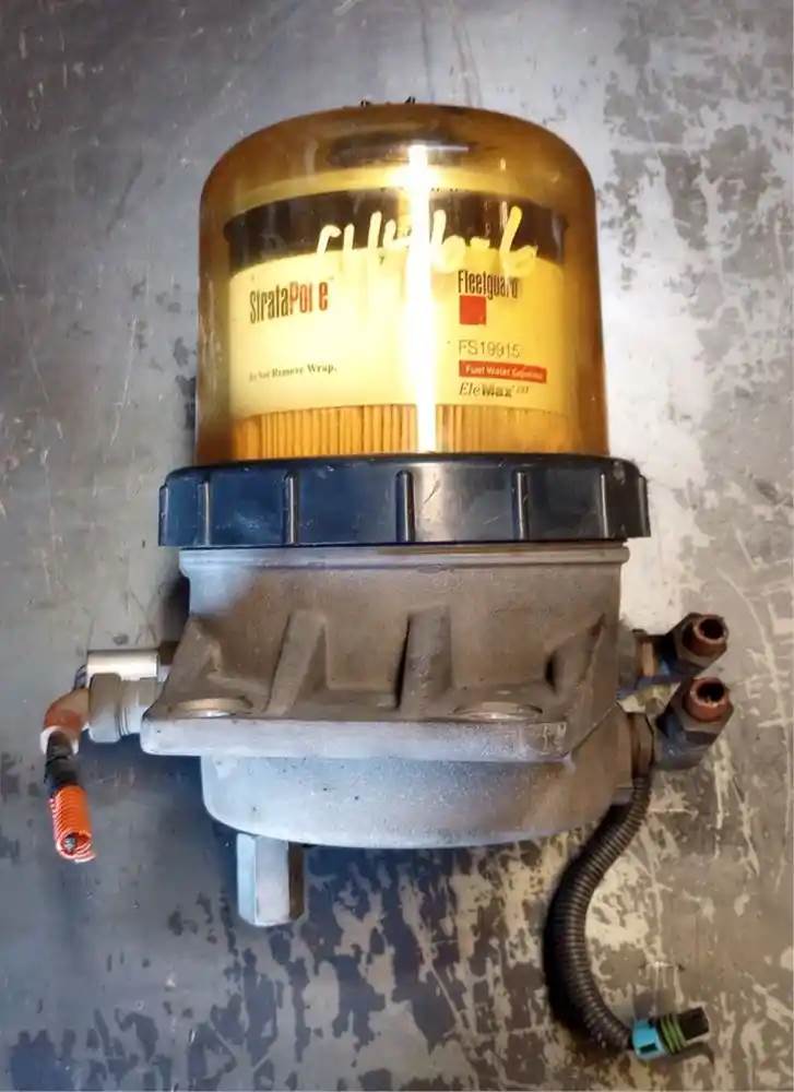 Detroit DD13 Fuel / Water Separator for a 2012 Freightliner Cascadia