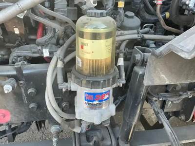 International LT625 Fuel / Water Separator