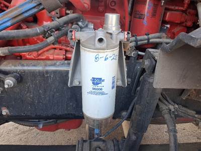 International LT625 Fuel / Water Separator