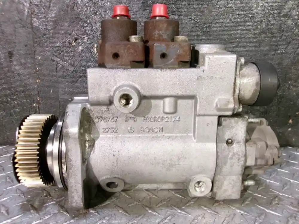 Detroit DD13 Fuel Gear Pump for a 2012 Freightliner Cascadia 132 For