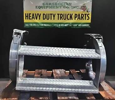 Peterbilt 377 Fuel Tank Strap / Bracket