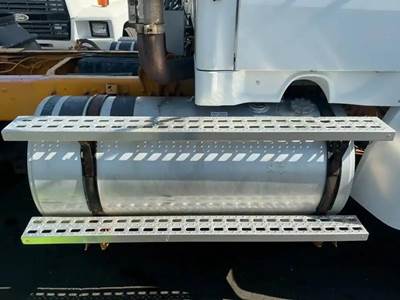 Ford L8513 Right Fuel Tank