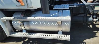 Freightliner Cascadia 113 Left Fuel Tank