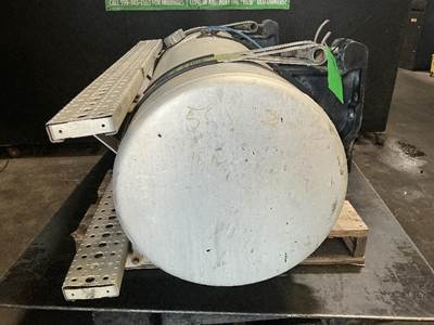Freightliner Cascadia 113 Right Fuel Tank