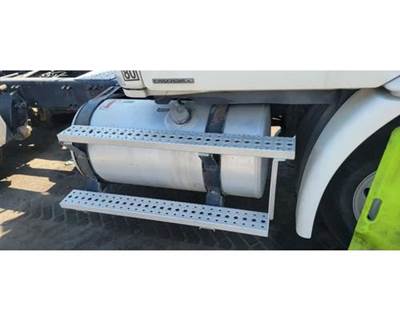 Freightliner Cascadia 113 Right Fuel Tank