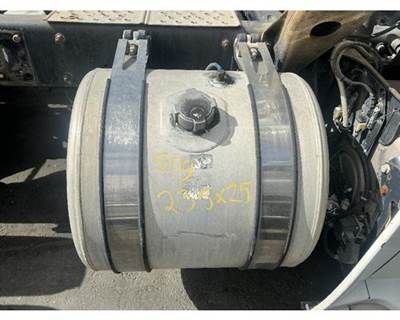 Freightliner Cascadia 113 Fuel Tank for a Freightliner CASCADIA