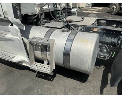 Freightliner Cascadia 113 Fuel Tank for a Freightliner CASCADIA