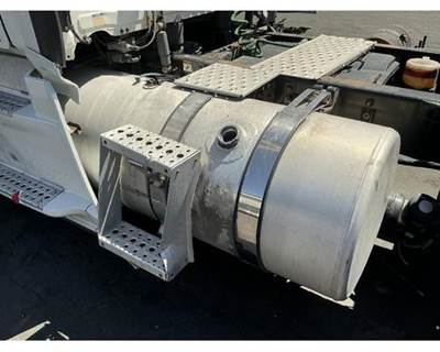 Freightliner Cascadia 113 Fuel Tank for a Freightliner CASCADIA