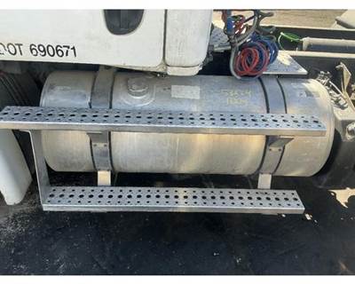 Freightliner Cascadia 113 Fuel Tank for a Freightliner CASCADIA