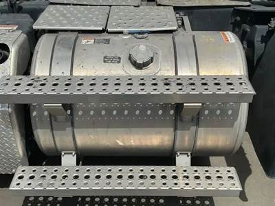 Freightliner Cascadia 116 Left Fuel Tank for a Freightliner Cascadia 116 Day Cab