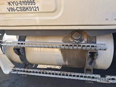 Freightliner Cascadia 125 Right Fuel Tank