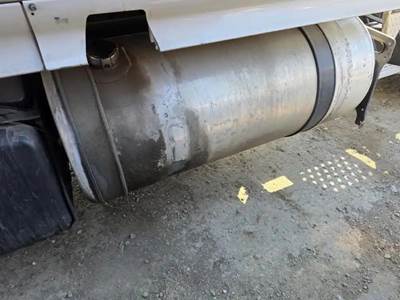 Freightliner Cascadia 125 Left Fuel Tank