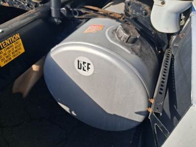 Freightliner Cascadia 125 Right Fuel Tank for a Freightliner CASCADIA
