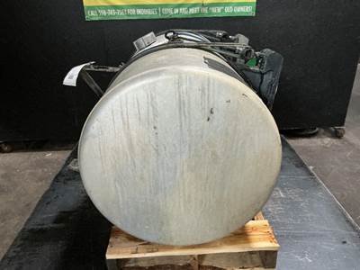 Freightliner Left Fuel Tank for a Freightliner Cascadia 125