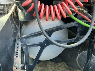 Freightliner Cascadia 125 Left Fuel Tank for a Freightliner CASCADIA